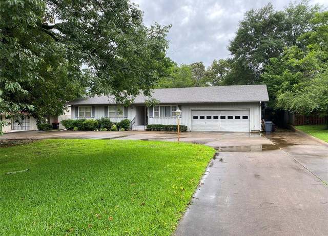 Property at 560 SE 33rd, Paris, TX 75460, 3 beds, 4 baths