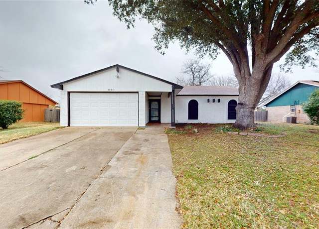 Property at 3233 Chancellorsville Dr, Forest Hill, TX 76140, 3 beds, 2 baths