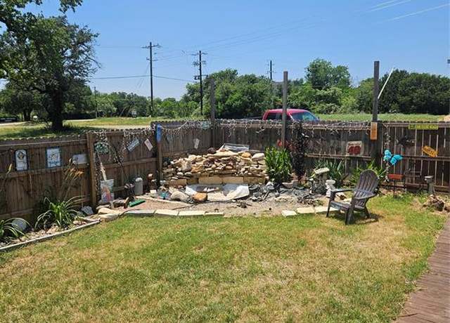 Property at 5615 Tin Top Hwy, Granbury, TX 76048, 3 beds, 2 baths