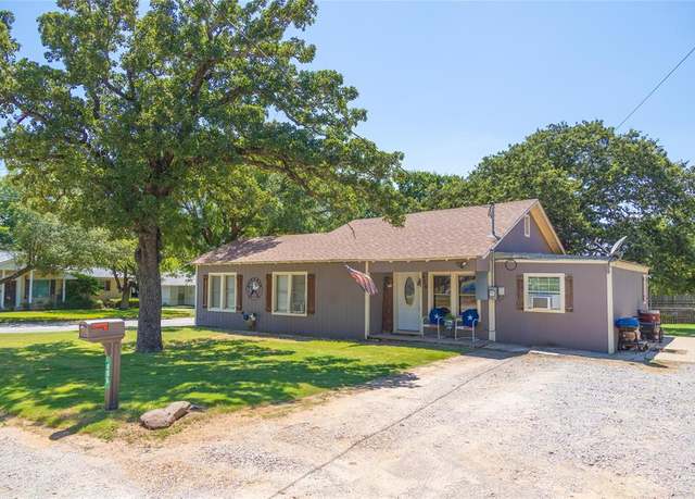 Property at 456 S Preston St, De Leon, TX 76444, 3 beds, 2 baths