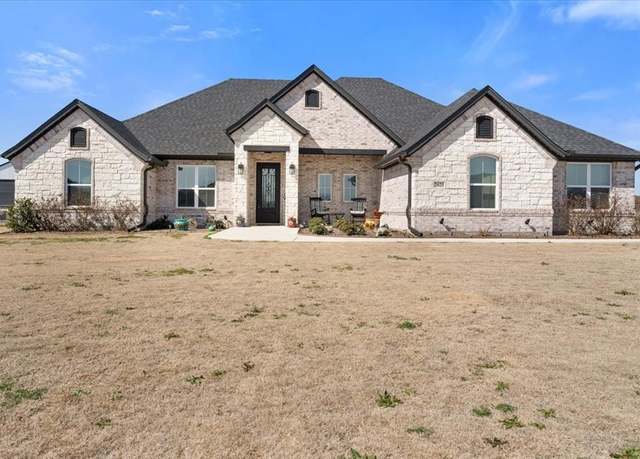 Property at 2025 Sunset Ridge Dr, Weatherford, TX 76087, 4 beds, 3 baths