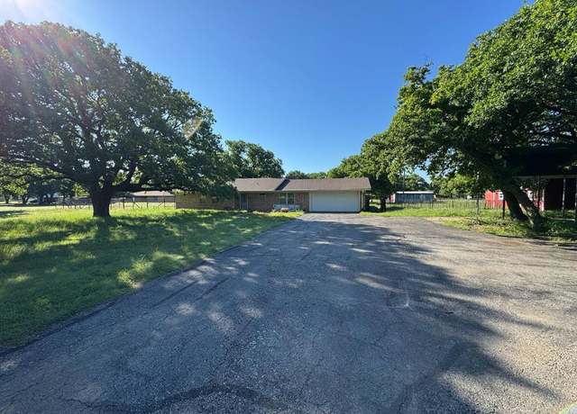 Property at 1946 US Highway 380 E, Graham, TX 76450, 3 beds, 2 baths