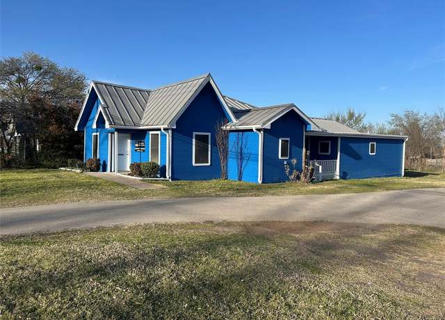 Property at 1004 Church St, Sulphur Springs, TX 75482, 1 bed