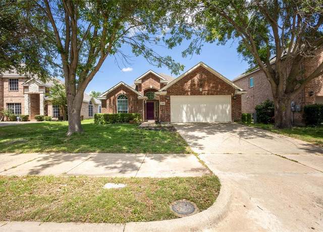 Property at 10310 Saint Georges Dr, Rowlett, TX 75089, 4 beds, 2 baths