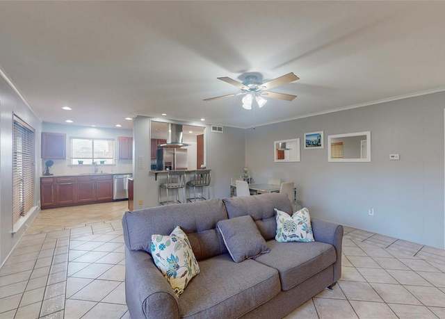 Property at 6508 Ridgeview Cir, Dallas, TX 75240, 3 beds, 2.5 baths