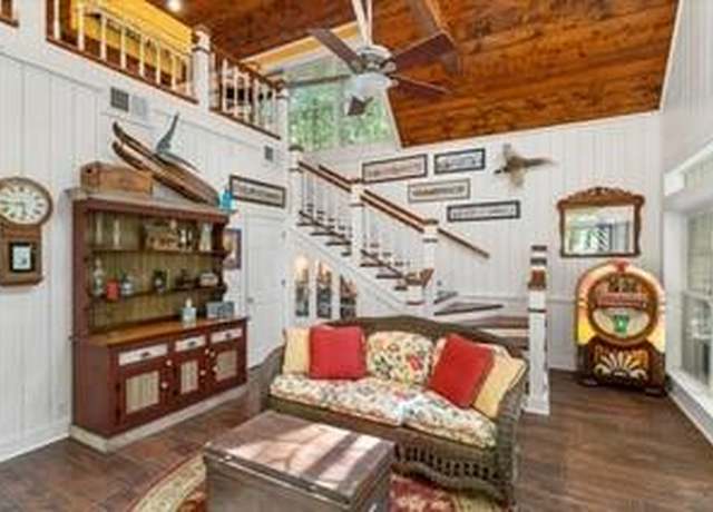 Property at 105 Brazos St, Garland, TX 75041, 3 beds, 1 bath