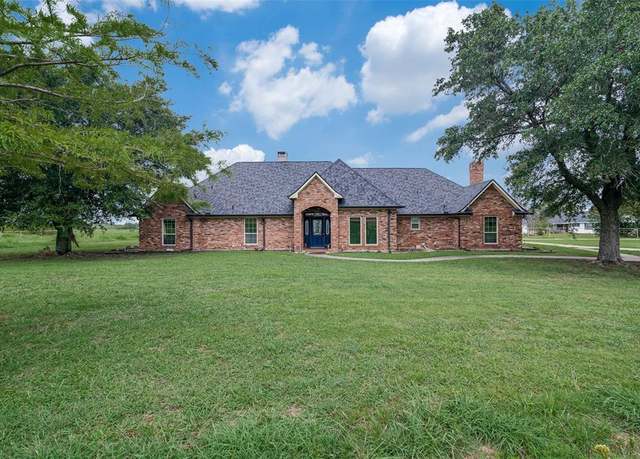 Property at 1175 Halbert Rd, Kaufman, TX 75142, 4 beds, 3 baths