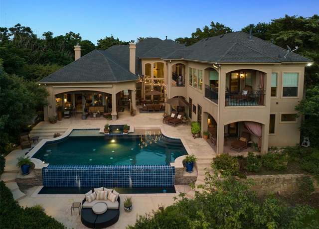 Property at 827 Bluff Ridge Dr, Cedar Hill, TX 75104, 6 beds, 7.5 baths