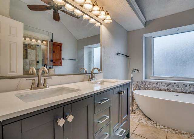 Property at 6718 Livingstone St, Rowlett, TX 75089, 3 beds, 2 baths