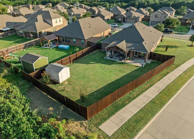 Property at 2904 Dominion St, Denton, TX 76209, 3 beds, 2 baths