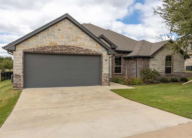 Property at 111 Creekside Dr, Glen Rose, TX 76043, 4 beds, 2 baths
