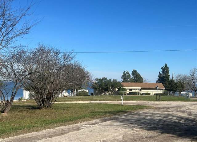 Property at 362 Vz County Road 3716, Wills Point, TX 75169, 2 beds, 1 bath