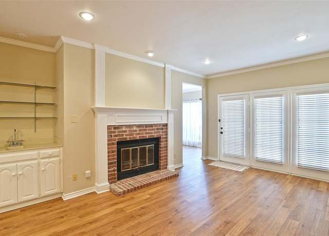 Property at 148 Cobblestone Row, Denton, TX 76207, 3 beds, 2.5 baths