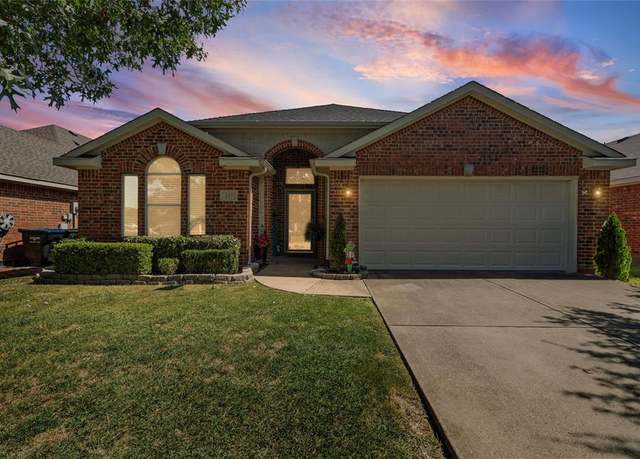 Property at 137 Toma Hawk Dr, Greenville, TX 75402, 3 beds, 2 baths
