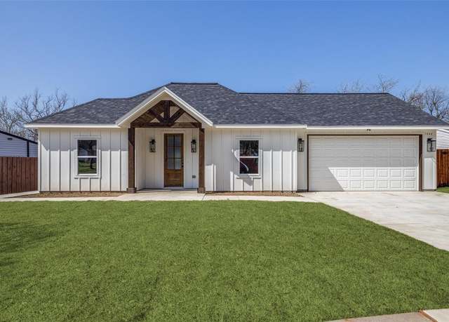 Property at 1508 Dale Dr, Arlington, TX 76010, 4 beds, 3 baths