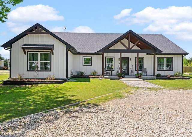 Property at 710 Valek Rd, Ennis, TX 75119, 5 beds, 3 baths