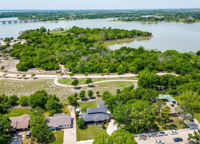 Property at 217 W Park St, Little Elm, TX 75068, 3 beds, 2.5 baths