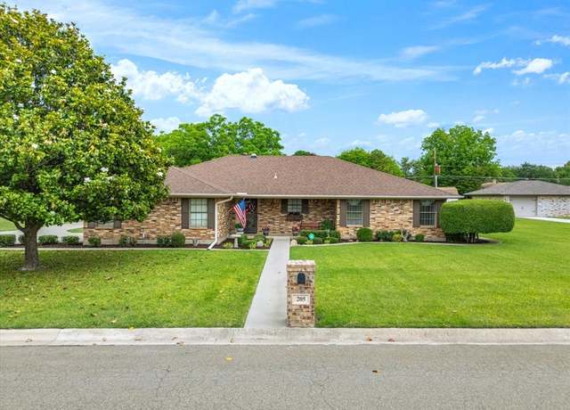 Property at 205 Brookview Dr, Decatur, TX 76234, 3 beds, 2 baths