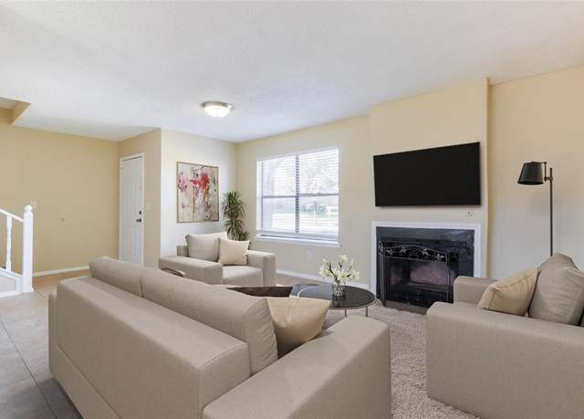 Property at 325 Towne House Ln, Richardson, TX 75081, 2 beds, 2 baths