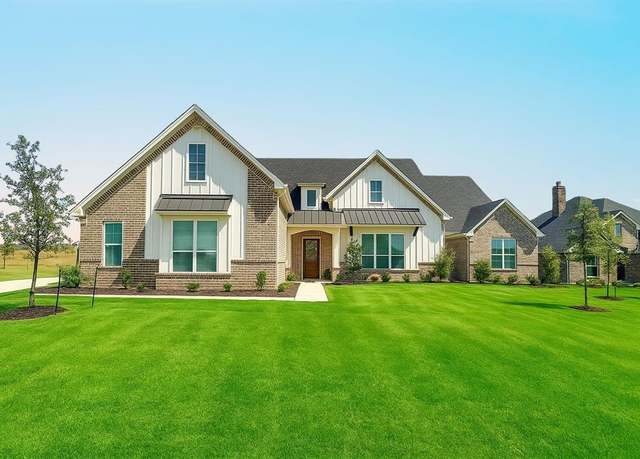 Property at 2020 Vanderbilt Dr, Weatherford, TX 76088, 4 beds, 2.5 baths