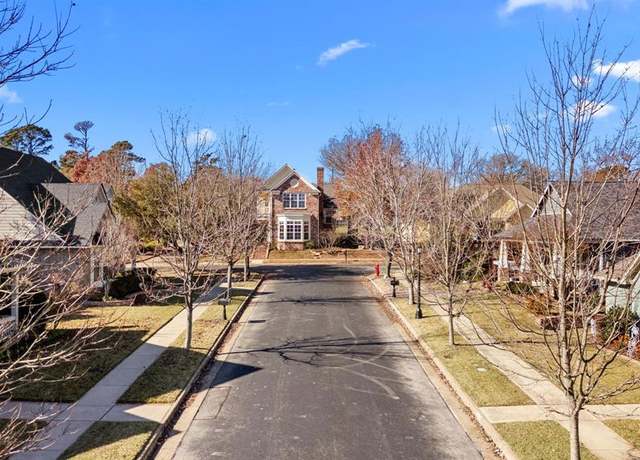 Property at 2720 Hemingway Ln, Tyler, TX 75701, 3 beds, 2.5 baths