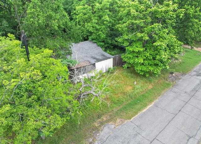 Property at 1204 S 5th St, Bonham, TX 75418