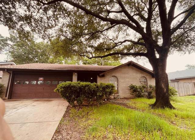 Property at 321 E Ferndale Ln, Grand Prairie, TX 75052, 3 beds, 2 baths