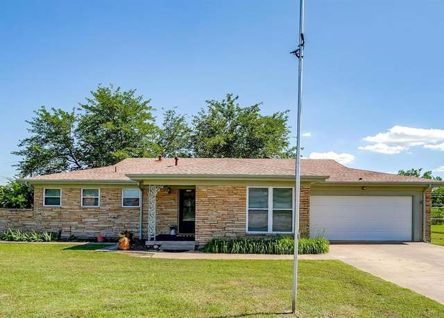 Property at 6115 Overlake Dr, Fort Worth, TX 76135, 3 beds, 2 baths