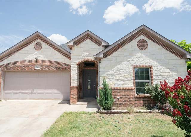 Property at 305 E Fogg St, Fort Worth, TX 76110, 3 beds, 2 baths