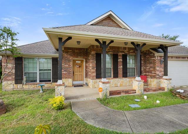 Property at 106 Cactus Canyon Dr, Runaway Bay, TX 76458, 3 beds, 2 baths