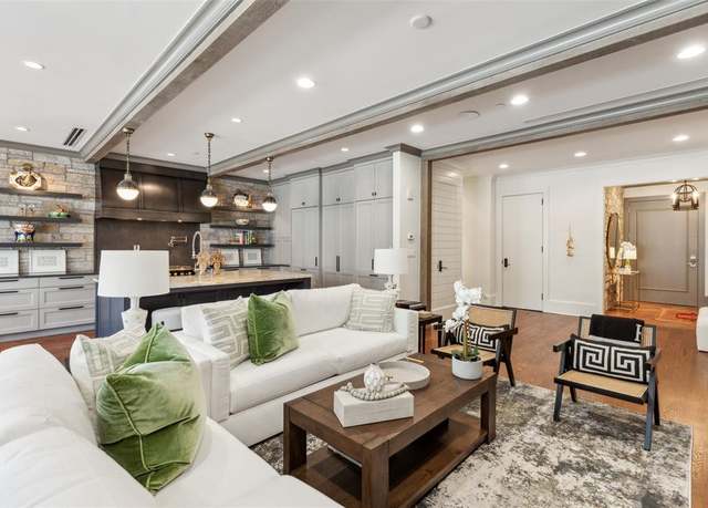 Property at 2300 Wolf St Unit 3D, Dallas, TX 75201, 2 beds, 2.5 baths