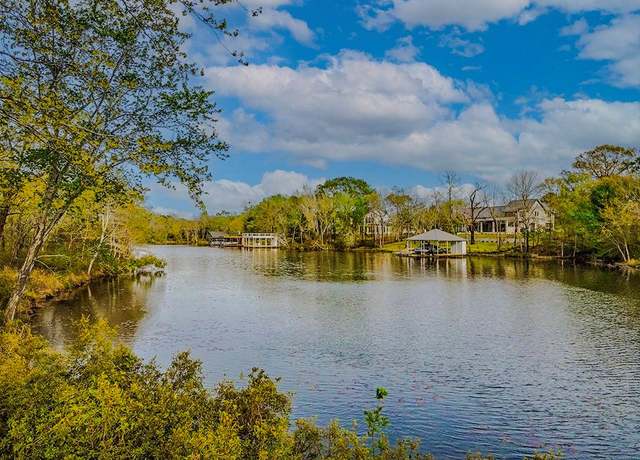 Property at 1150 Whispering Oaks Dr, Athens, TX 75752