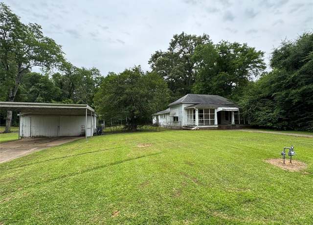 Property at 103 W Howard St, Mooringsport, LA 71060, 3 beds, 1 bath