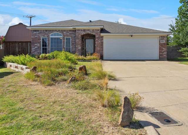 Property at 10821 Deauville Cir S, Fort Worth, TX 76108, 3 beds, 2 baths
