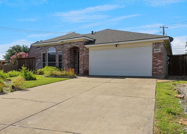 Property at 10821 Deauville Cir S, Fort Worth, TX 76108, 3 beds, 2 baths