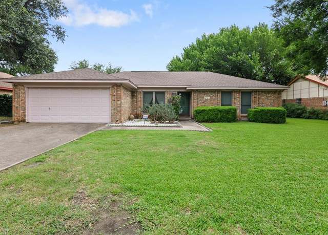 Property at 6921 Meadow Park N, North Richland Hills, TX 76180, 4 beds, 2 baths