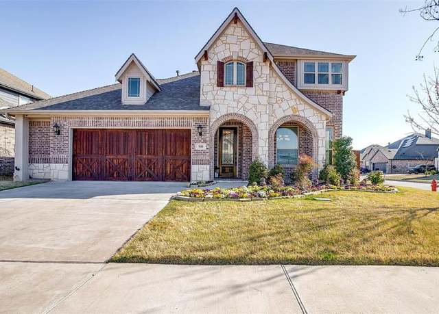 Property at 300 Ben Thomas St, Burleson, TX 76028, 4 beds, 2.5 baths