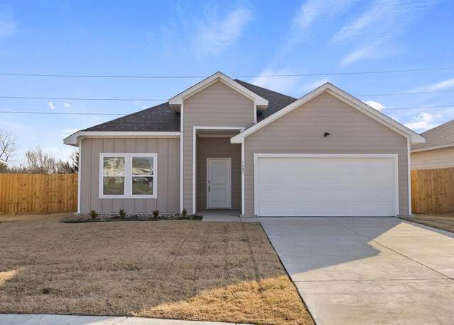 Property at 1603 Buchanan Dr, Greenville, TX 75401, 3 beds, 2 baths