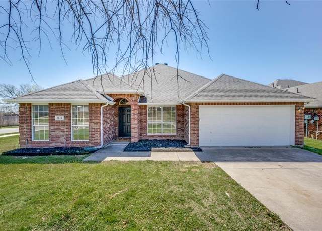 Property at 1612 Buena Vista Dr, Denton, TX 76210, 4 beds, 2 baths
