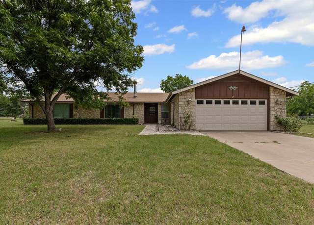 Property at 4611 Francis Ct, Granbury, TX 76049, 3 beds, 3 baths