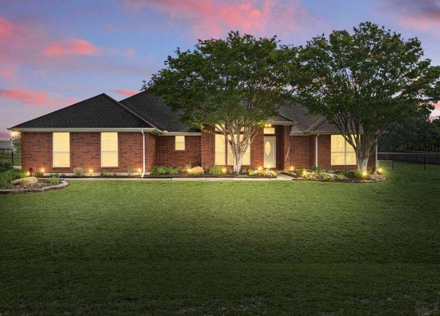 Property at 3909 Timbercrest Dr E, Burleson, TX 76028, 3 beds, 2 baths