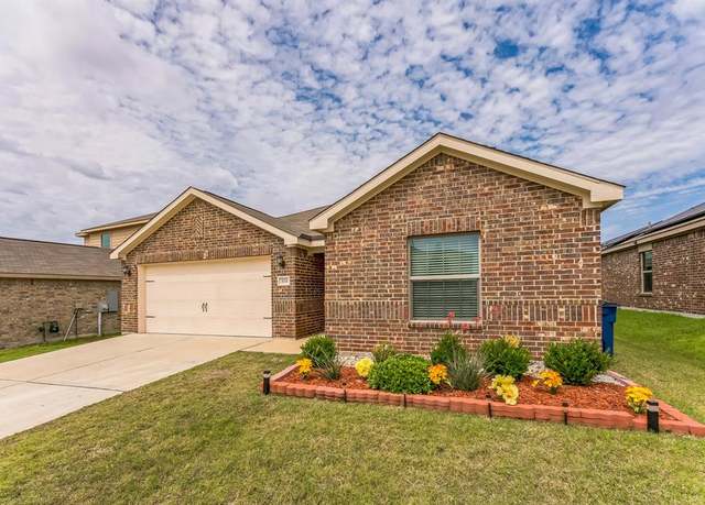 Property at 3111 Chillingham Dr, Forney, TX 75126, 3 beds, 2 baths
