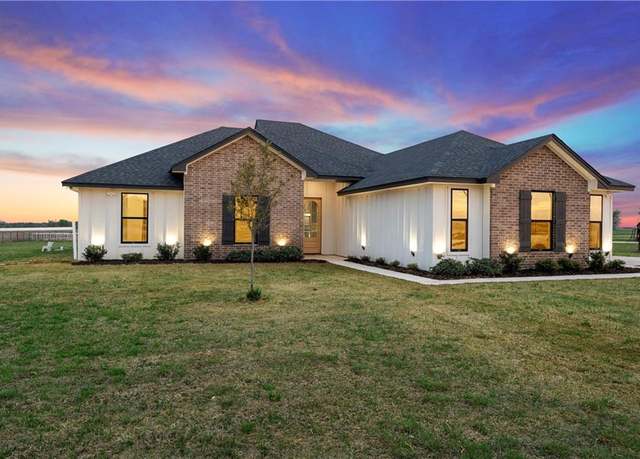Property at 174 Evening Star, Mcgregor, TX 76657, 4 beds, 2.5 baths