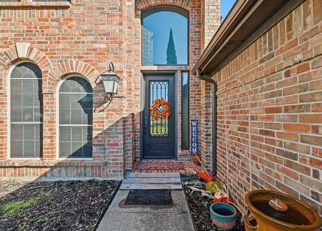Property at 108 Sunset Cir, Shady Shores, TX 76208, 4 beds, 2.5 baths