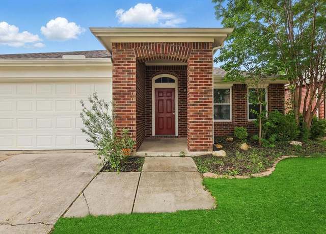 Property at 4325 Highgate Rd, Fort Worth, TX 76244, 3 beds, 2 baths
