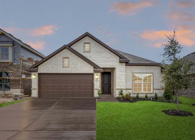 Property at 1153 Avery, Granbury, TX 76049, 3 beds, 2 baths