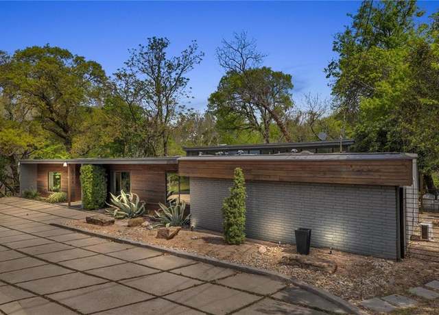 Property at 2517 Wooded Acres Dr, Waco, TX 76710, 4 beds, 3 baths