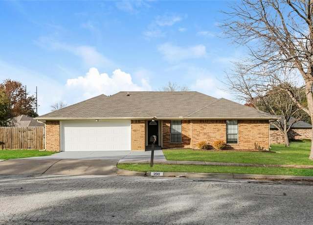 Property at 200 Shawnee Trl, Keller, TX 76248, 3 beds, 2 baths