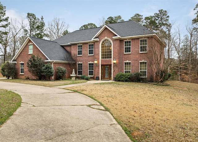 Property at 918 Country Club Cir, Minden, LA 71055, 5 beds, 3 baths