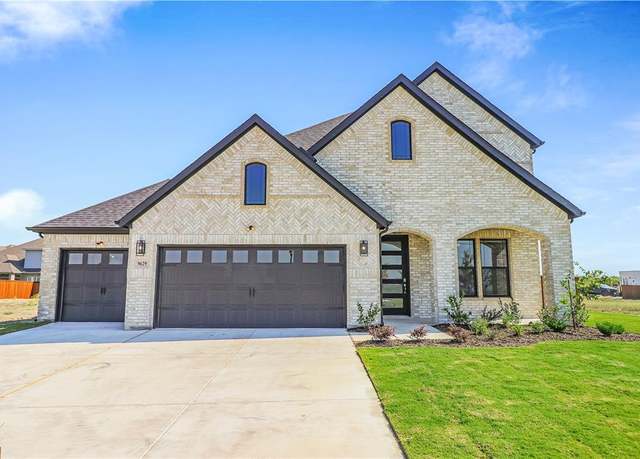 Property at 9629 Polo Pony Ct, Mesquite, TX 75126, 5 beds, 4.5 baths